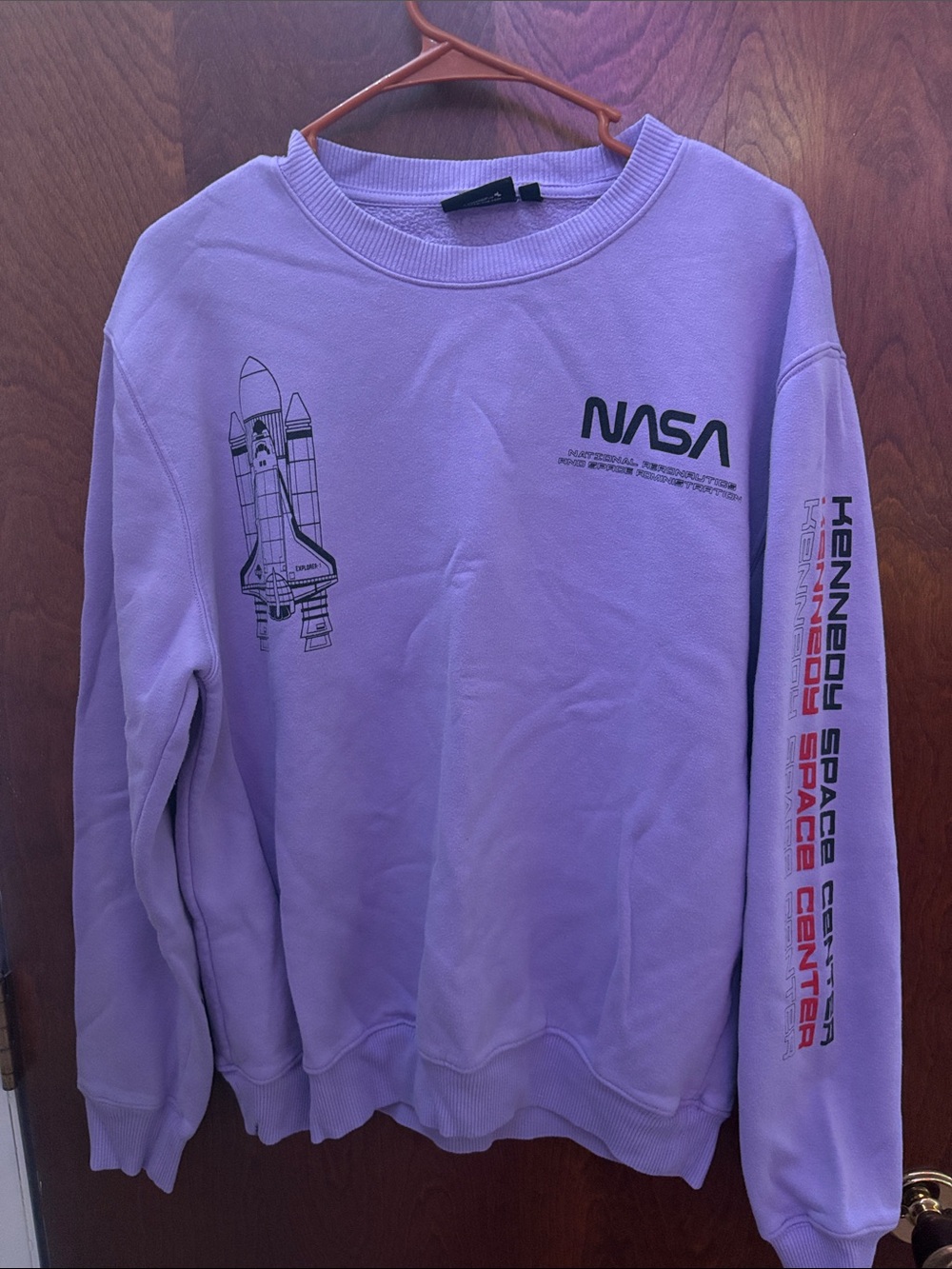 Men’s Large Lavender NASA Kennedy Space Station Sweatshirt
